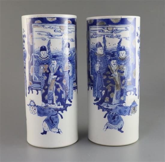 A pair of Chinese underglaze blue and copper red cylindrical hat stands, late 19th century, H. 28.7cm